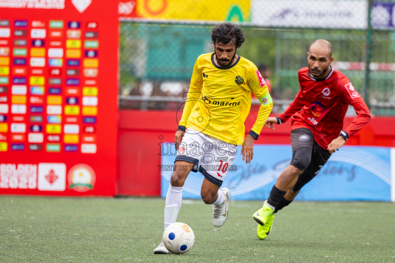 GDh Madaveli VS GDh Gadhdhoo in Atoll Round Semi-Final on Day 20 of Golden Futsal Challenge 2025 was held on Friday, 24th January 2025, in Hulhumale', Maldives.
Photos: Ismail Thoriq / images.mv