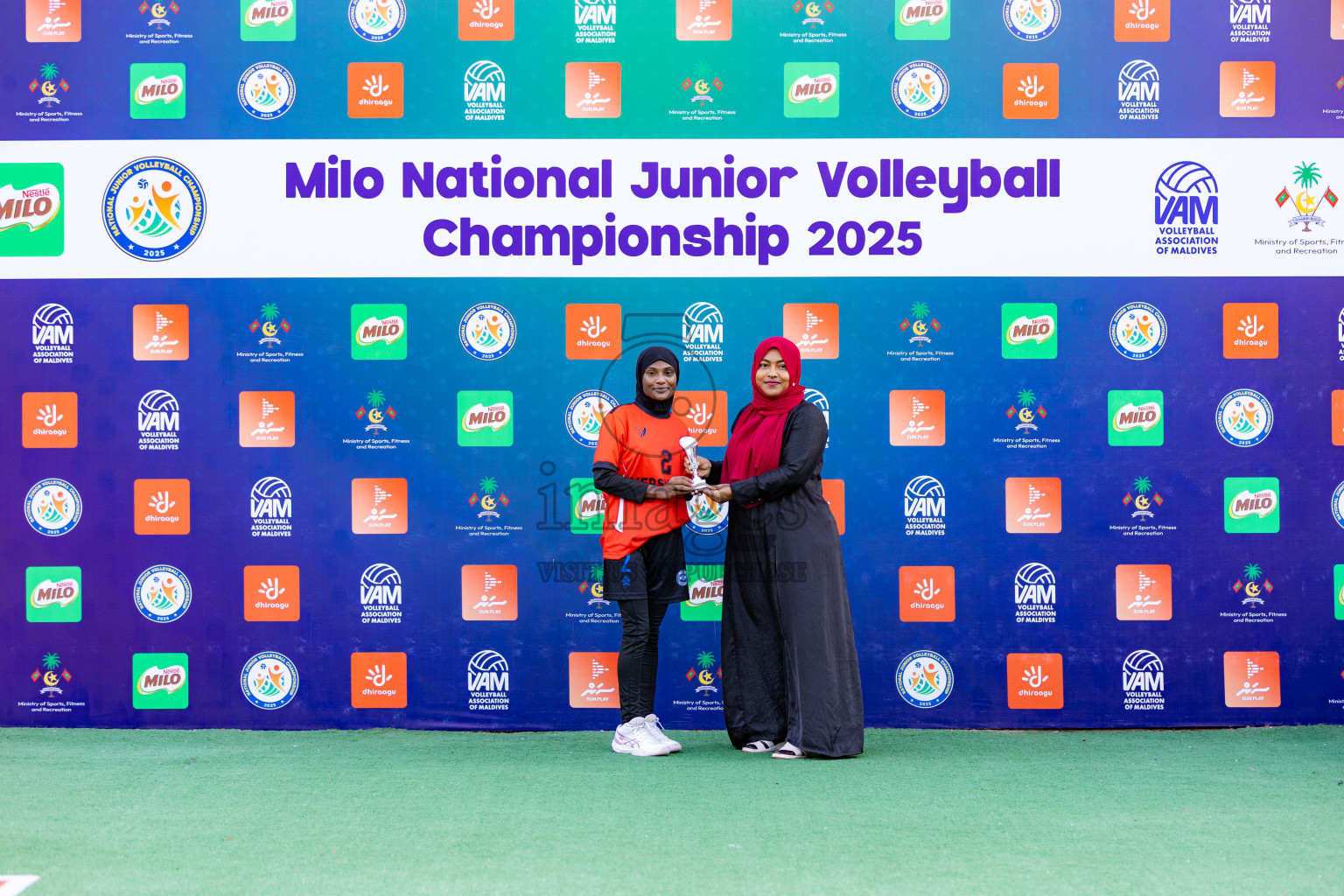 Villigili Z. Jamihyya vs Raajje Volley Club in Semi Finals of Milo National Junior Volleyball Championship 2025 Day 5 was held on Friday, 28th November 2025 at Ekuveni Turf Court Male', Maldives. Photos: Areef Adam / images.mv