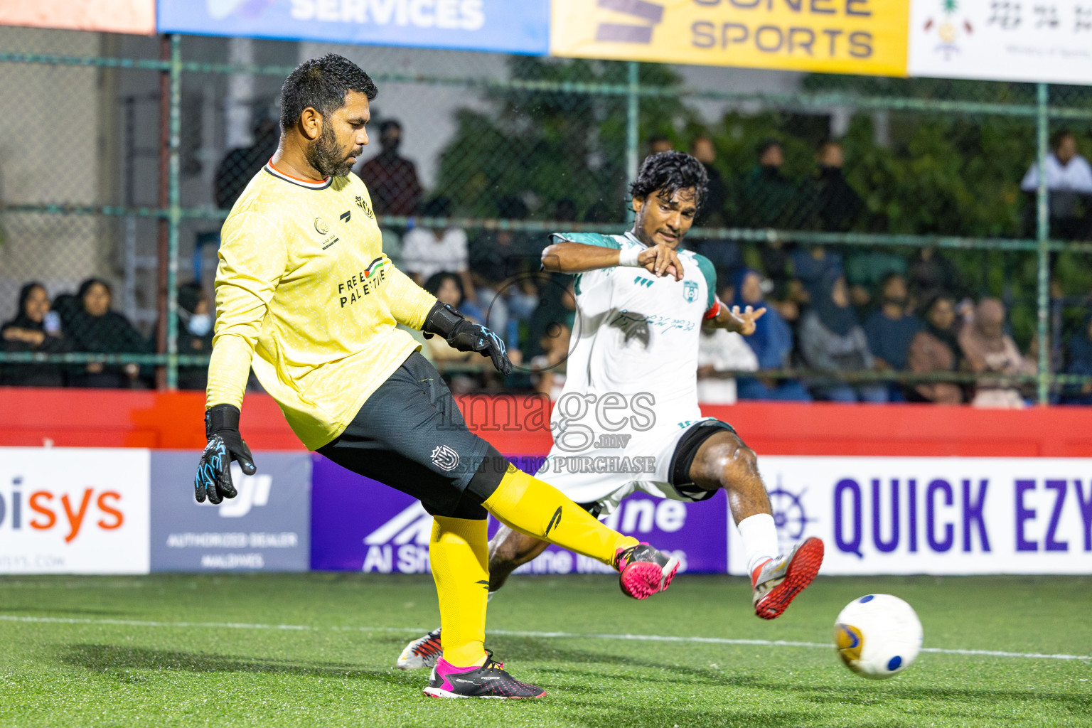 HDh Nolhivaran vs HDh Kumundhoo in Day 13 of Golden Futsal Challenge 2025 was held on Friday, 17th January 2025, in Hulhumale', Maldives 
Photos: Hassan Simah / images.mv