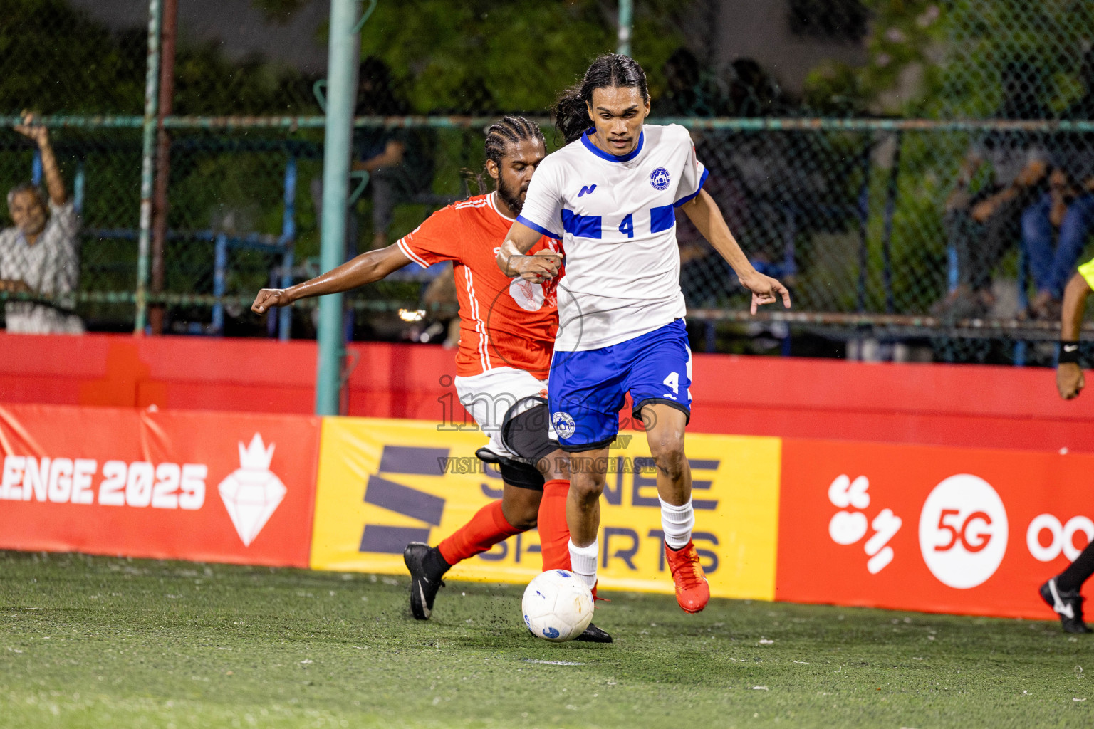 Th. Veymandoo VS Th. Kandoodhoo in Day 18 of Golden Futsal Challenge 2025 was held on Wednesday, 22nd January 2025, in Hulhumale', Maldives. Photos: Nausham Waheed / images.mv