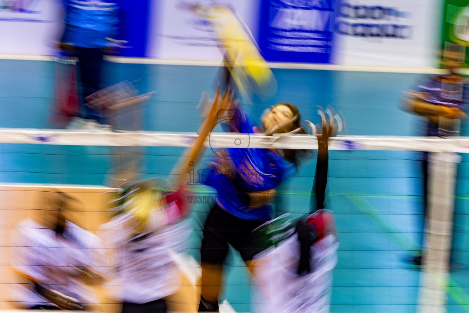 Huraa Community Club vs Flexor Sports Club in Semi Finals of Women's Division of VAM Cup 2025 held in Male', Maldives on Tuesday, 15th April 2025 at Social Center Indoor Hall Photos By: Nausham Waheed / images.mv