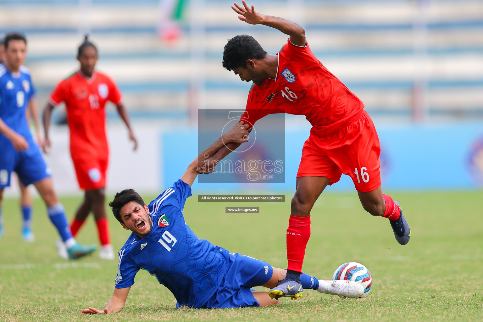 Kuwait vs Bangladesh in the Semi-final of SAFF Championship 2023 held in Sree Kanteerava Stadium, Bengaluru, India, on Saturday, 1st July 2023. Photos: Nausham Waheed, Hassan Simah / images.mv