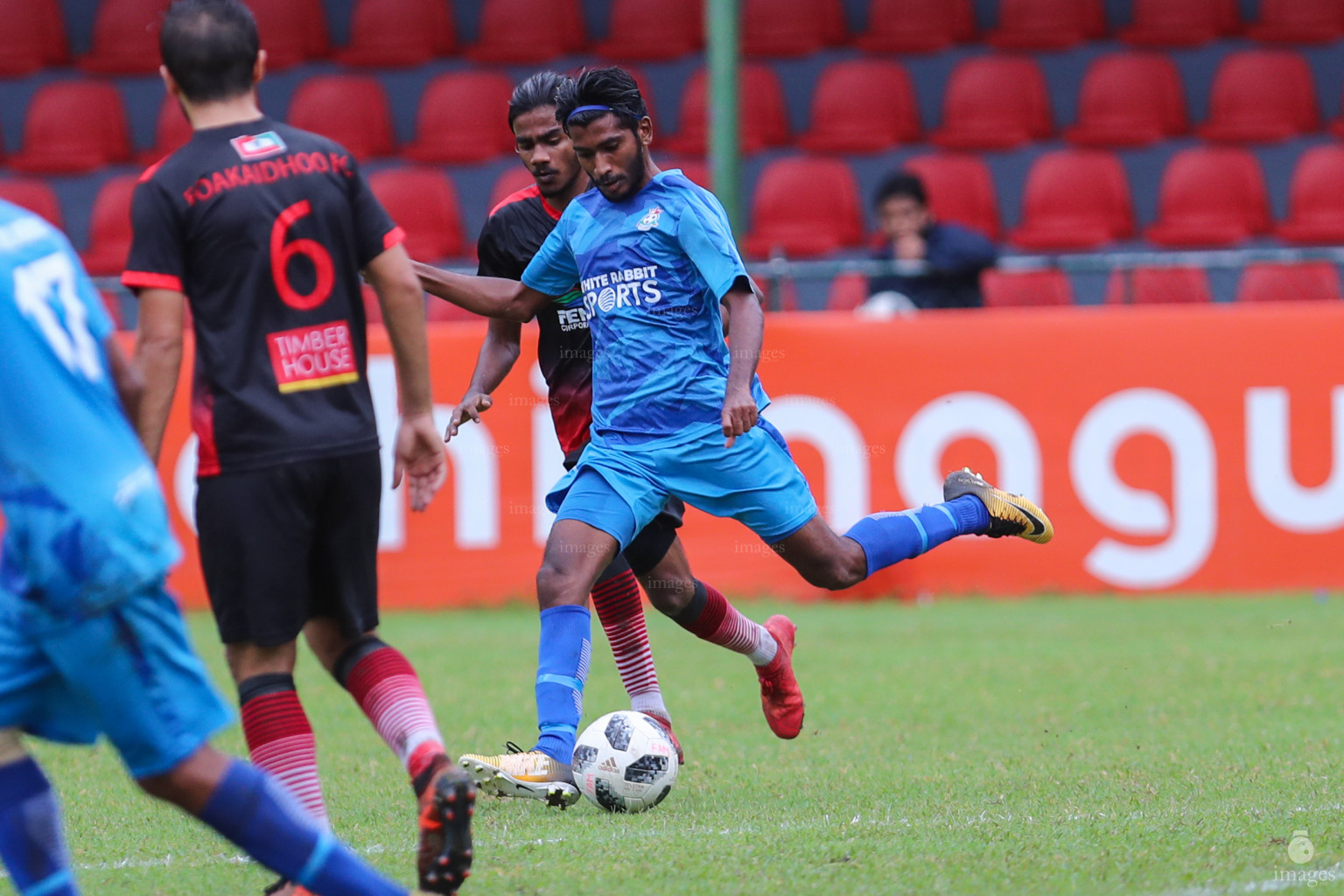 Foakaidhoo vs Nilandhoo in Dhiraagu Dhivehi Premier League 2018 in Male, Maldives, Tuesday, October 2, 2018. (Images.mv Photo/Suadh Abdul Sattar)