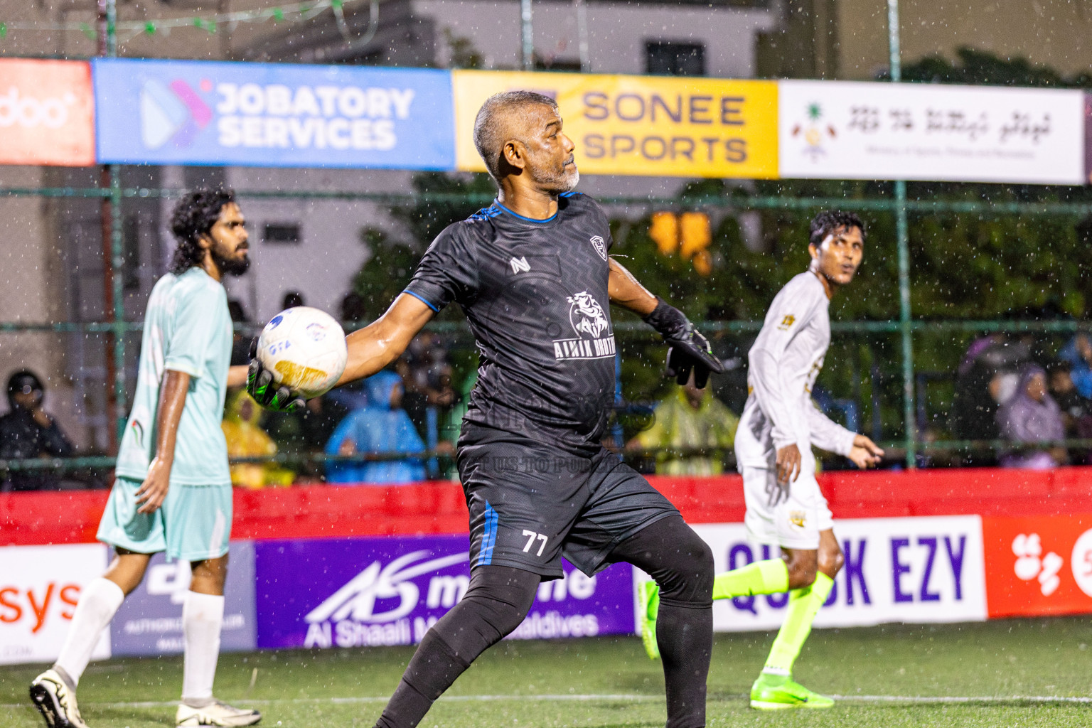 Lh. Hinnavaru VS Lh. Olhuvelifushi on Day 22 of Golden Futsal Challenge 2025 was held on Sunday, 26 January 2025, in Hulhumale', Maldives. 
Photos: Hassan Simah / images.mv