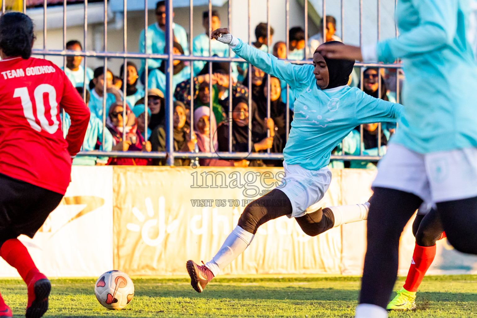 Dhonfan vs Goidhoo in Day 3 of Better in Baa Futsal Fiesta 2025 Woman's division held in B. Eydhafushi, Maldives on Friday, 7th November 2025. Photos: Nausham Waheed / images.mv