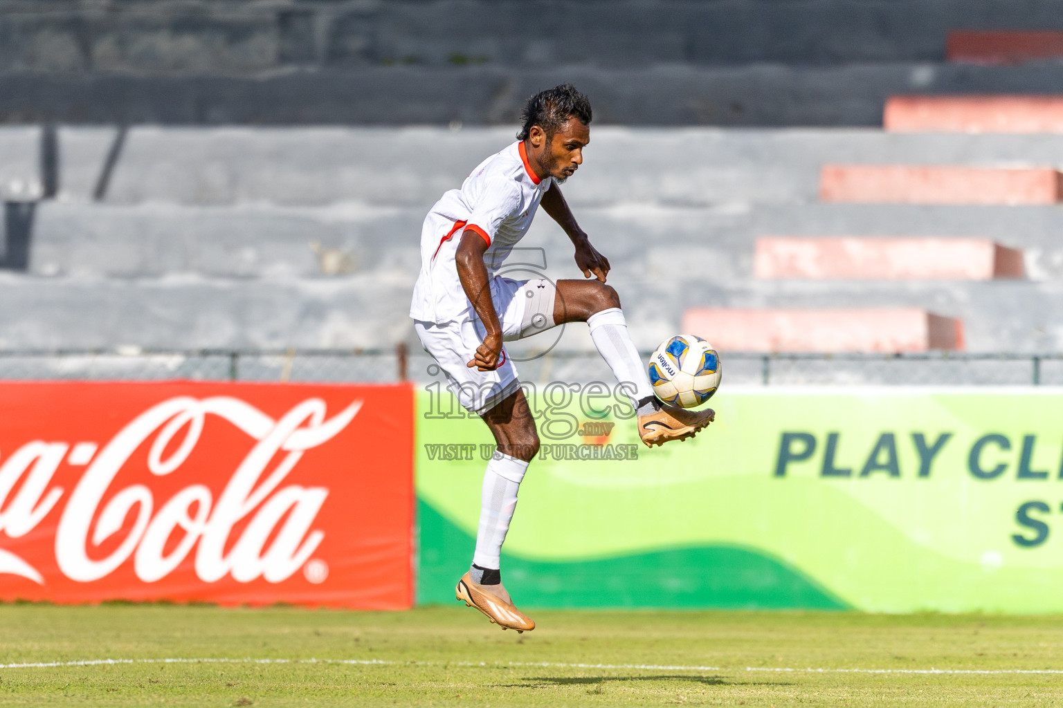 Club Eagles vs Buru Sports Club in Dhivehi Premier League 2025/26 held in National Football Stadium, Male', Maldives on Wednesday, 24th September 2025. Photos: Mohamed Mahfooz Moosa / Images.mv