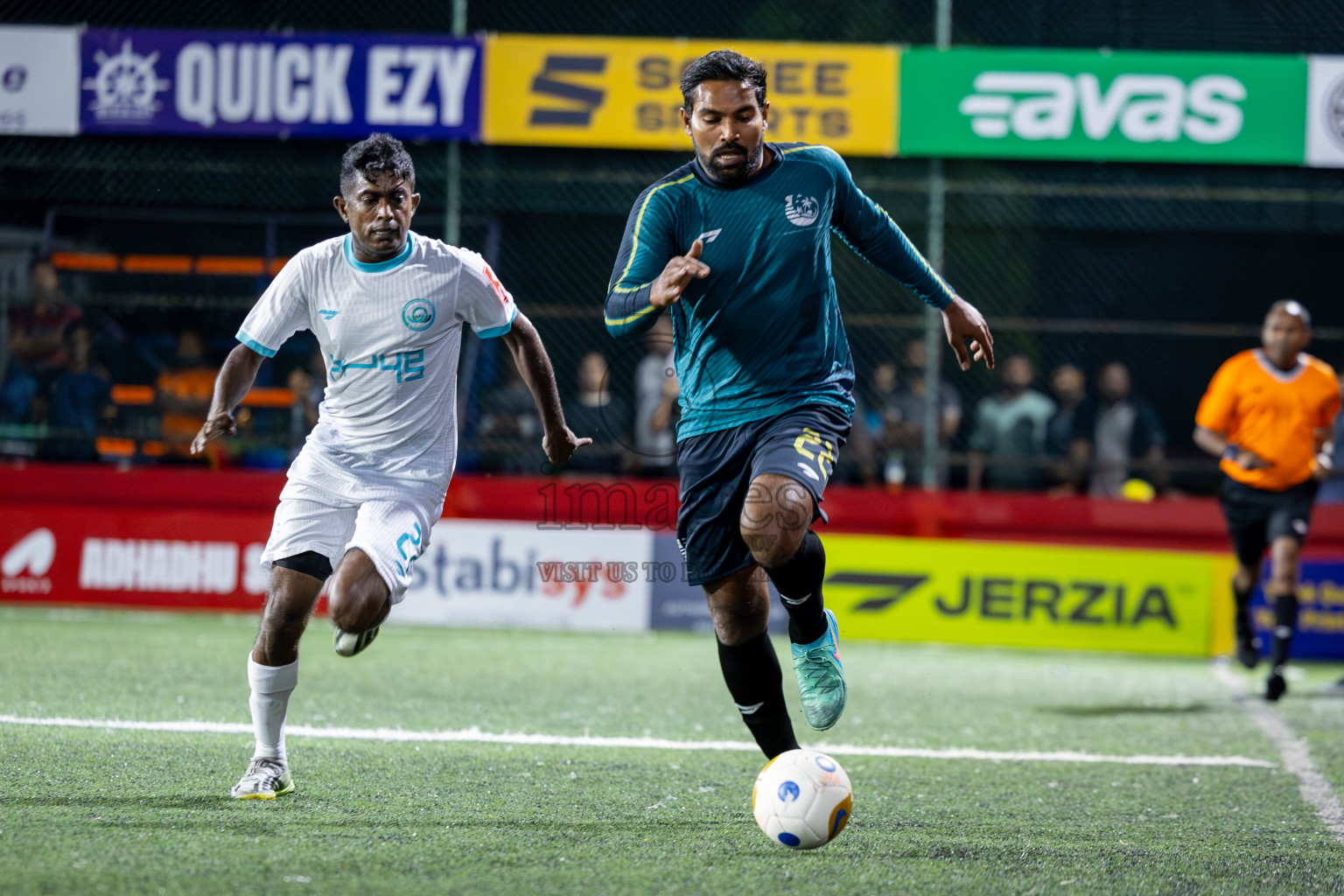 K Thulusdhoo vs K Gulhi in Day 10 of Golden Futsal Challenge 2025 was held on Tuesday, 14th January 2025, in Hulhumale', Maldives Photos: Ismail Thoriq / images.mv