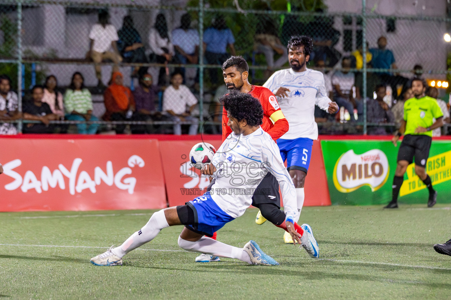 United BML vs Team MTCC in Club Maldives Cup 2024 held in Rehendi Futsal Ground, Hulhumale', Maldives on Saturday, 28th September 2024. 
Photos: Hassan Simah / images.mv