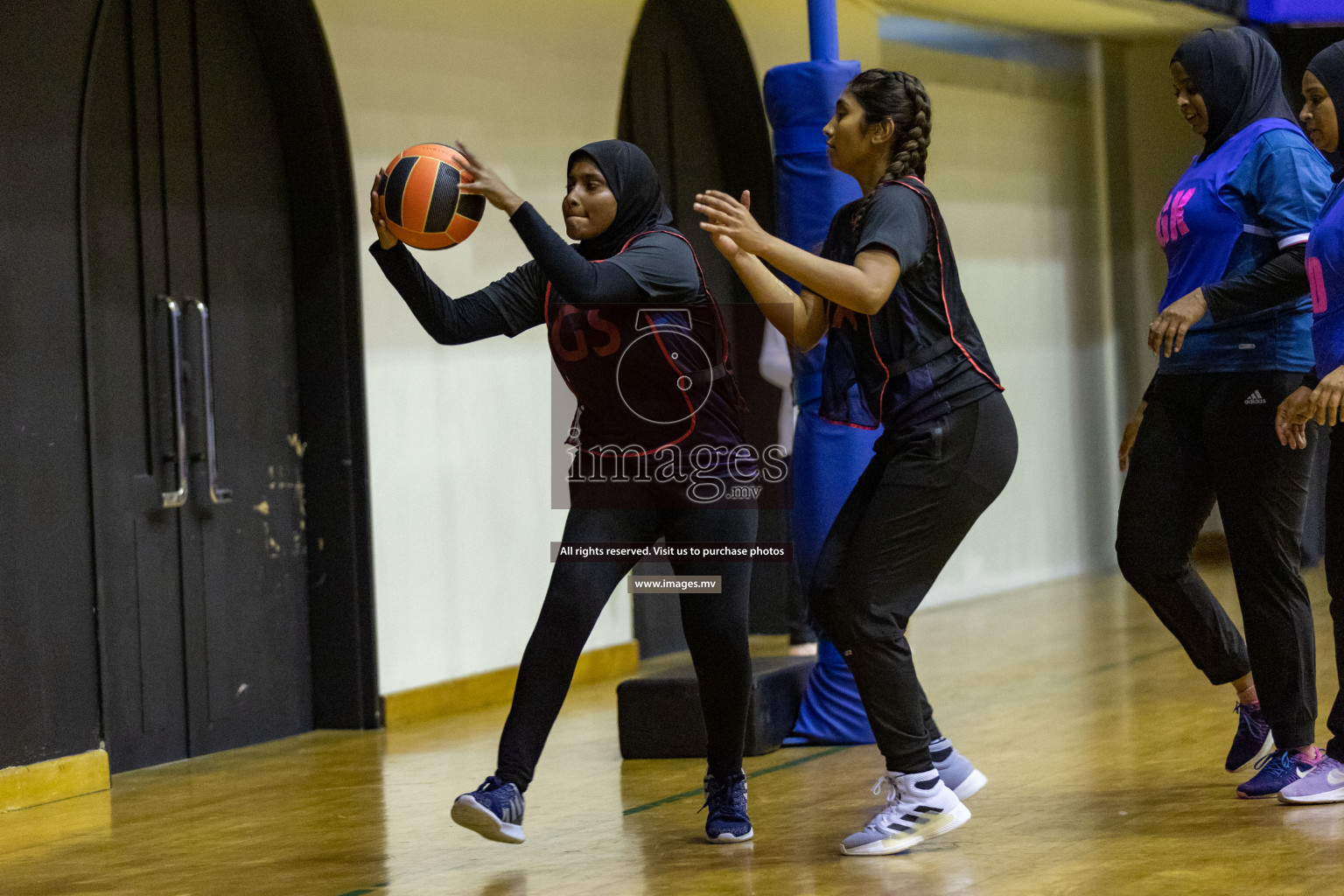 Xenith Sports Club vs Youth United Sports Club in the Milo National Netball Tournament 2022 on 18 July 2022, held in Social Center, Male', Maldives. Photographer: Shuu, Hassan Simah / Images.mv