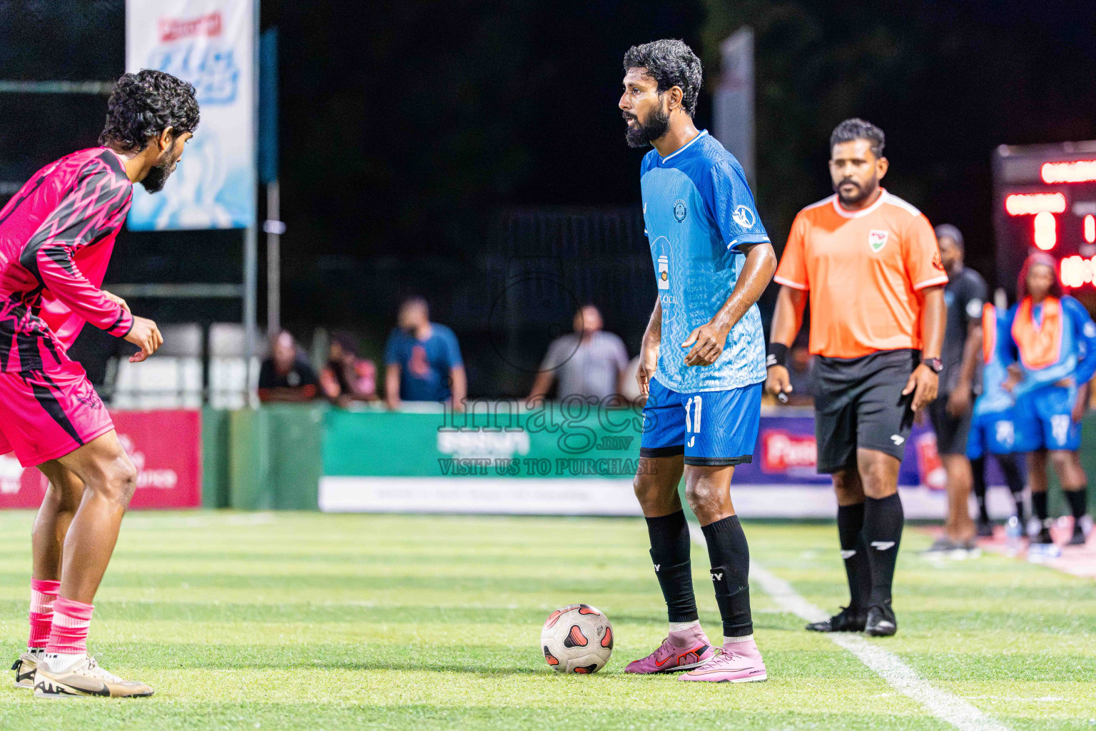 Goalhians VS Foemathi in Day 4 - Fonadhoo Youth Futsal Challenge 2025 held in Fonadhoo Futsal Stadium, L. Fonadhoo, Maldives on Wednesday, 29th October 2025 Photos: Arif Rasheed / images.mv