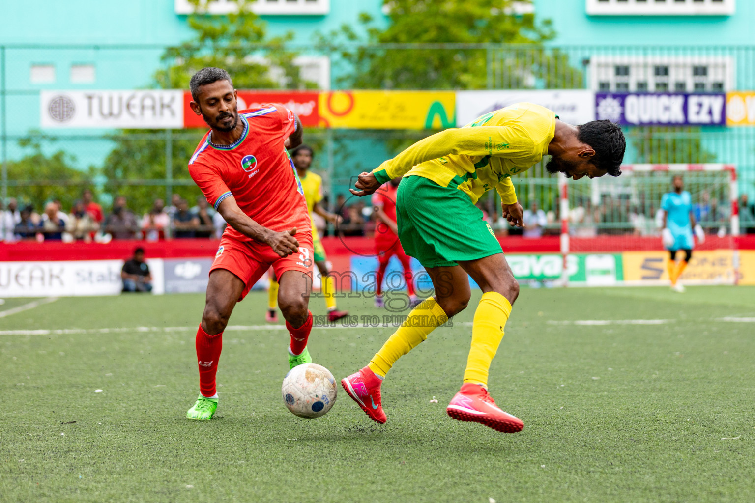 GDh Vaadhoo VS GDh Thinadhoo in Atoll Round Semi-Final on Day 20 of Golden Futsal Challenge 2025 was held on Friday, 24 January 2025, in Hulhumale', Maldives. Photos: Hassan Simah / images.mv