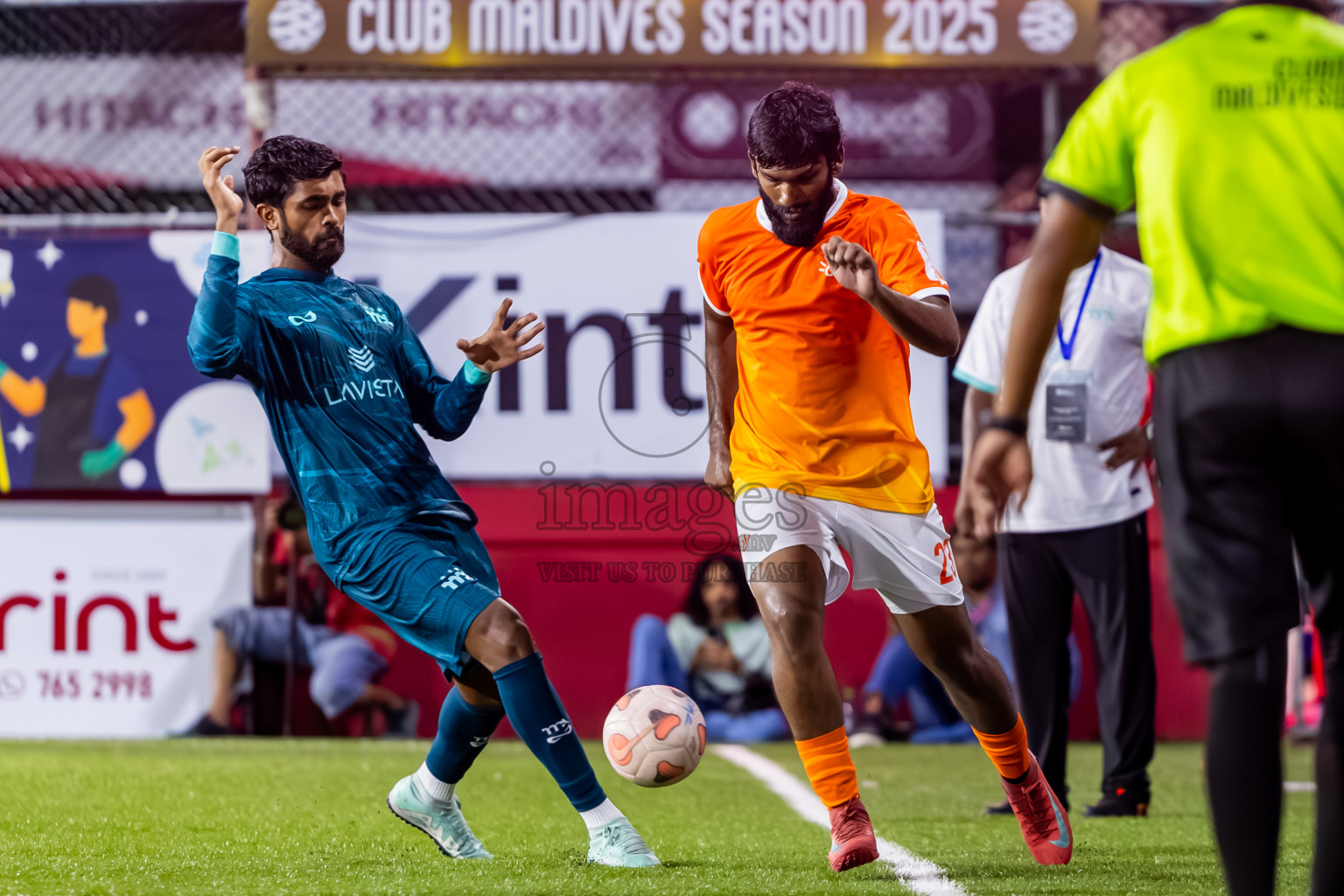 MPL vs Dhiraagu in Day 3 of Club Maldives Cup 2025 was held in Rehendi Futsal Ground, Hulhumale', Maldives on Tuesday, 30th September 2025. Photos: Nausham Waheed / images.mv