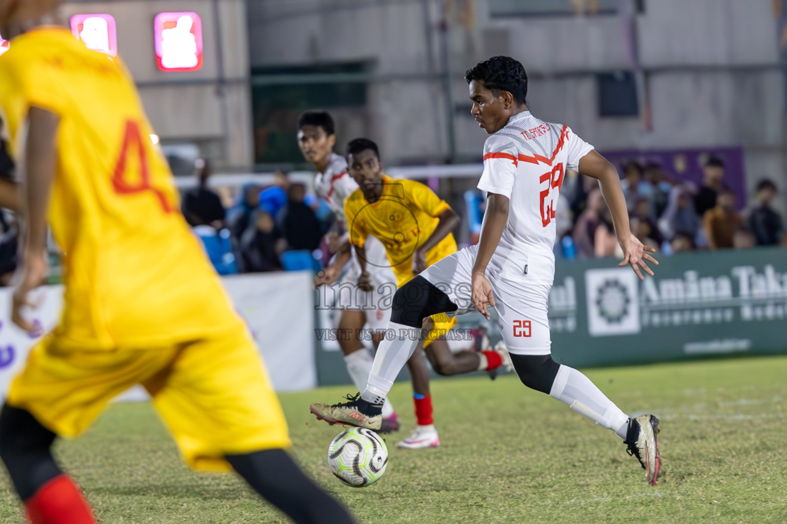 Day 10 of Dhivehi Youth League 2024 was held at Henveiru Stadium, Male', Maldives on Sunday, 15th December 2024.
Photos: Ismail Thoriq / Images.mv