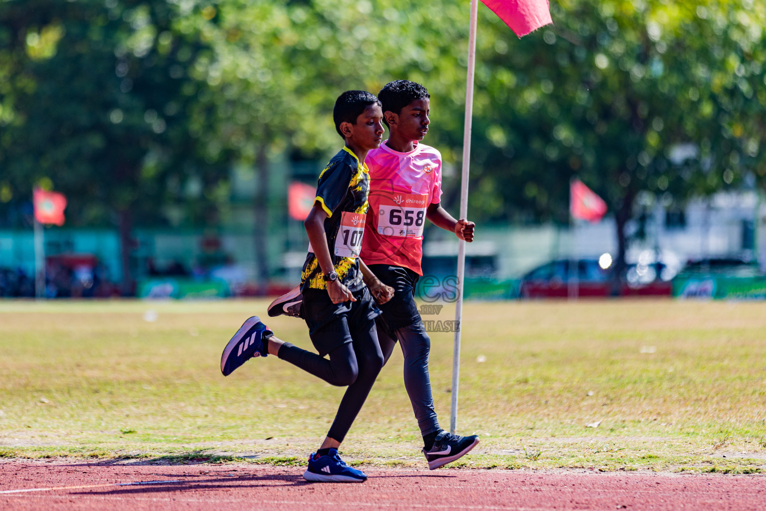 Day 3 of Inter-school Athletics Championship 2025 held in Ekuveni Synthetic Track, Male', Maldives on Wednesday, 08th October 2025. Photos by: Areef Adam / Images.mv