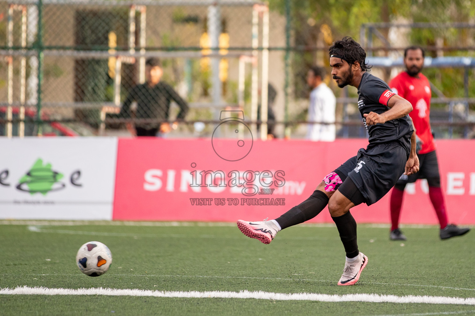 TRADENET VS KULHIVARU VUZARA CLUB in Club Maldives Classic 2024 held in Rehendi Futsal Ground, Hulhumale', Maldives on Friday, 6th September 2024. 
Photos: Hassan Simah / images.mv