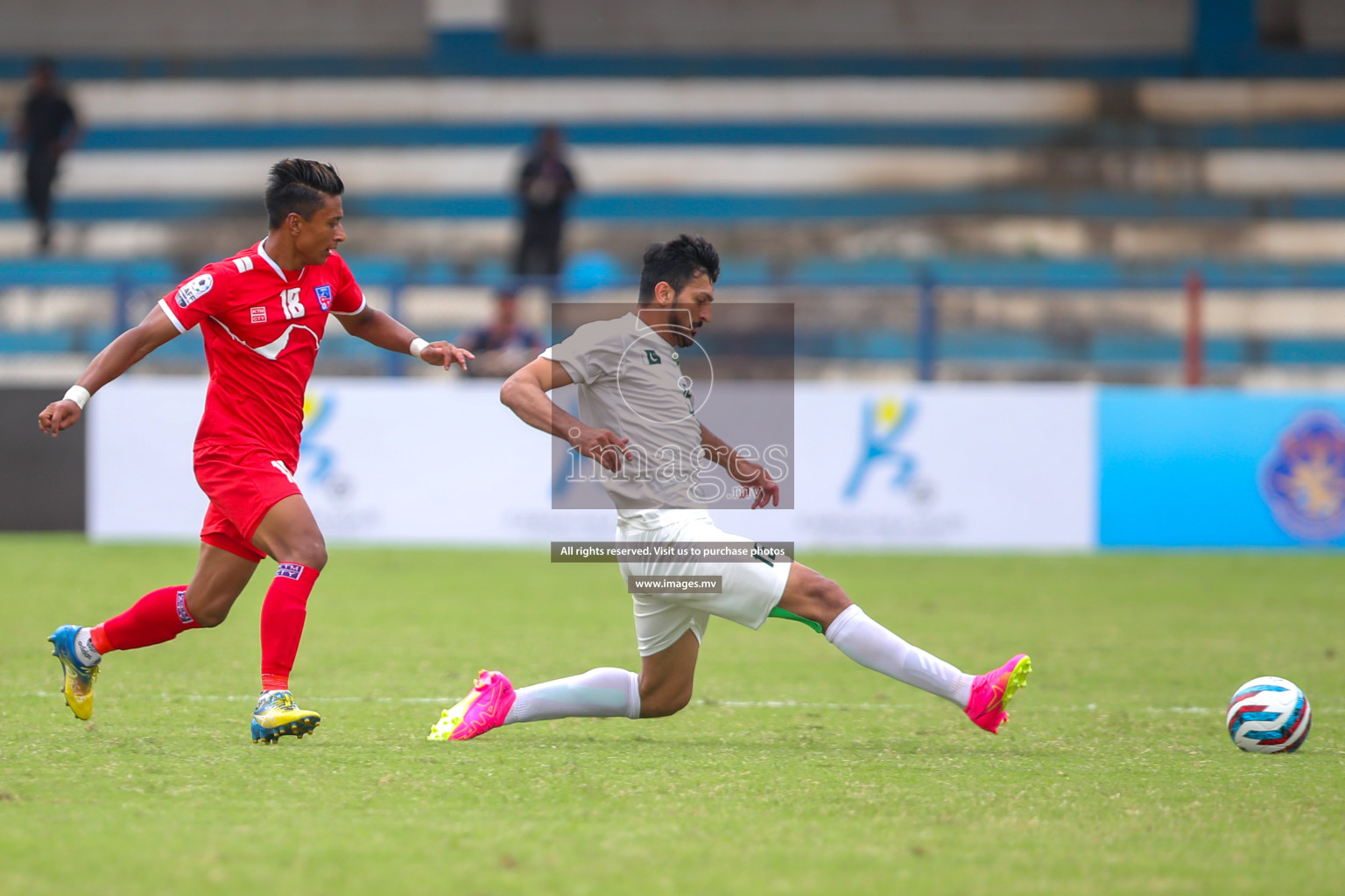 Nepal vs Pakistan in SAFF Championship 2023 held in Sree Kanteerava Stadium, Bengaluru, India, on Tuesday, 27th June 2023. Photos: Nausham Waheed, Hassan Simah / images.mv