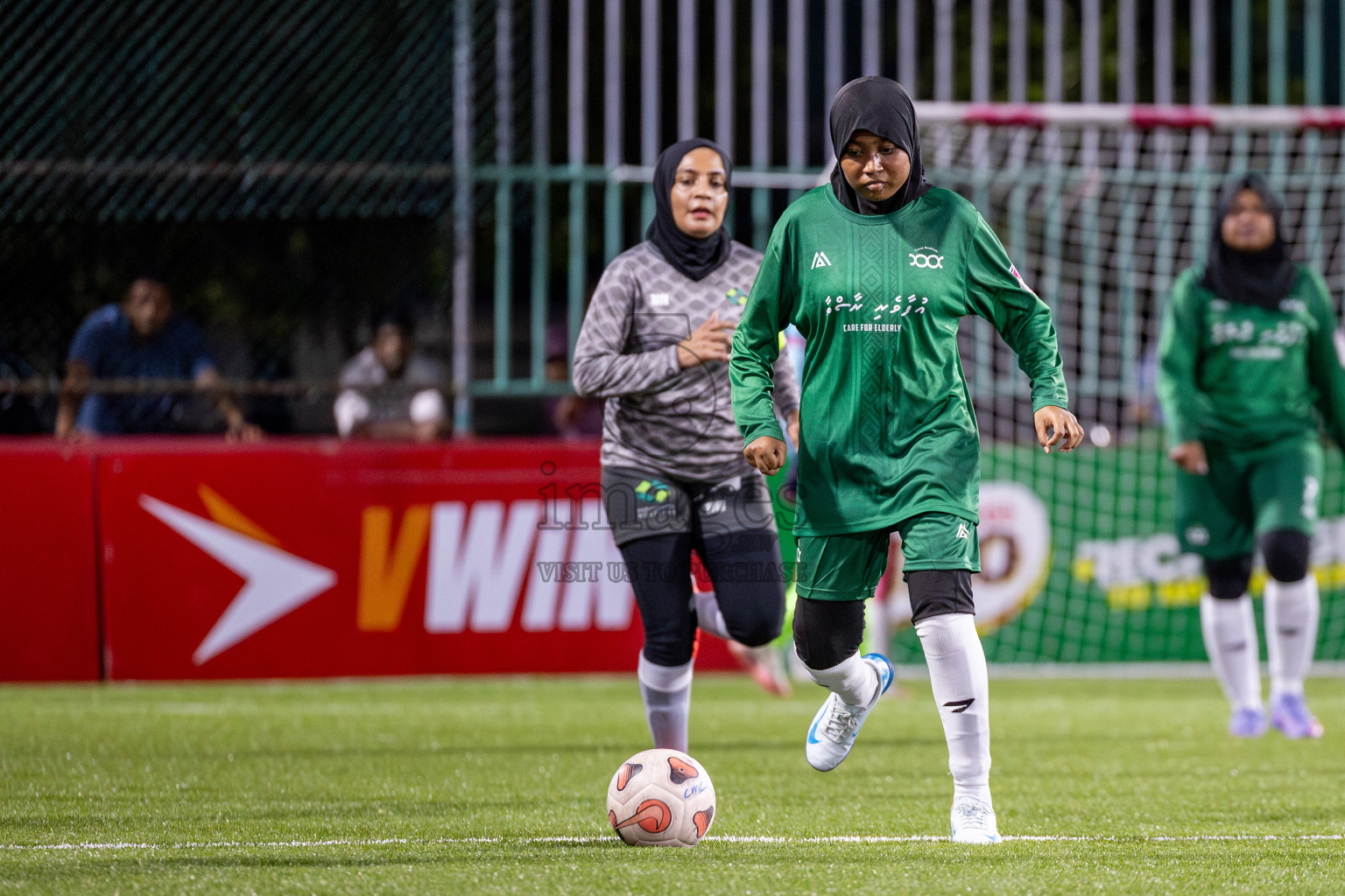 Team Dharumavantha vs Team Badhahi in Eighteen Thirty Classic of Club Maldives Cup 2025 held in Rehendi Futsal Ground, Hulhumale', Maldives on Thursday, 4th September 2025. Photos: Ismail Thoriq / images.mv