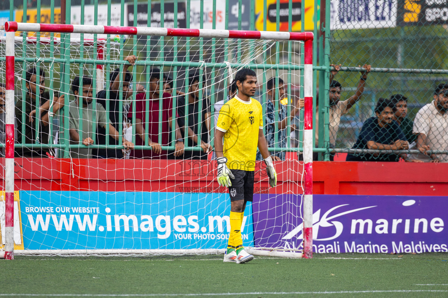 Dh Bandidhoo vs Dh Maaenboodhoo in Day 13 of Golden Futsal Challenge 2025 was held on Friday, 17th January 2025, in Hulhumale', Maldives Photos: Ismail Thoriq / images.mv