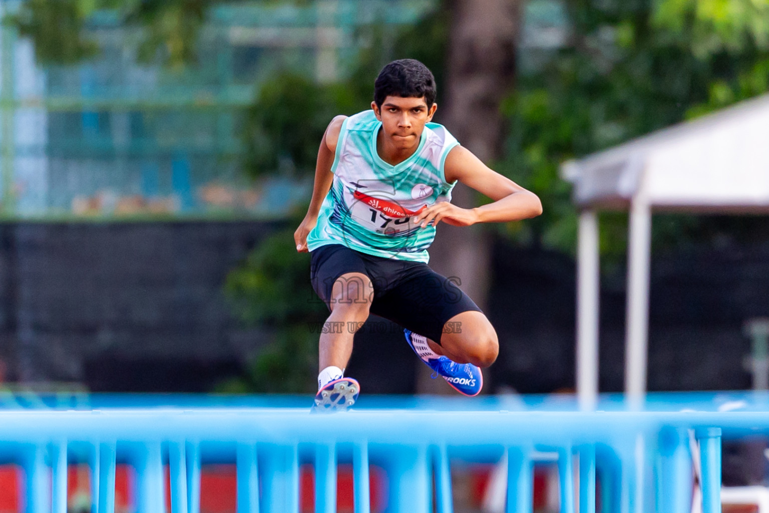 Day 5 of Inter-school Athletics Championship 2025 held in Ekuveni Synthetic Track, Male', Maldives on Saturday, 11th October 2025. Photos by: Nausham Waheed / Images.mv