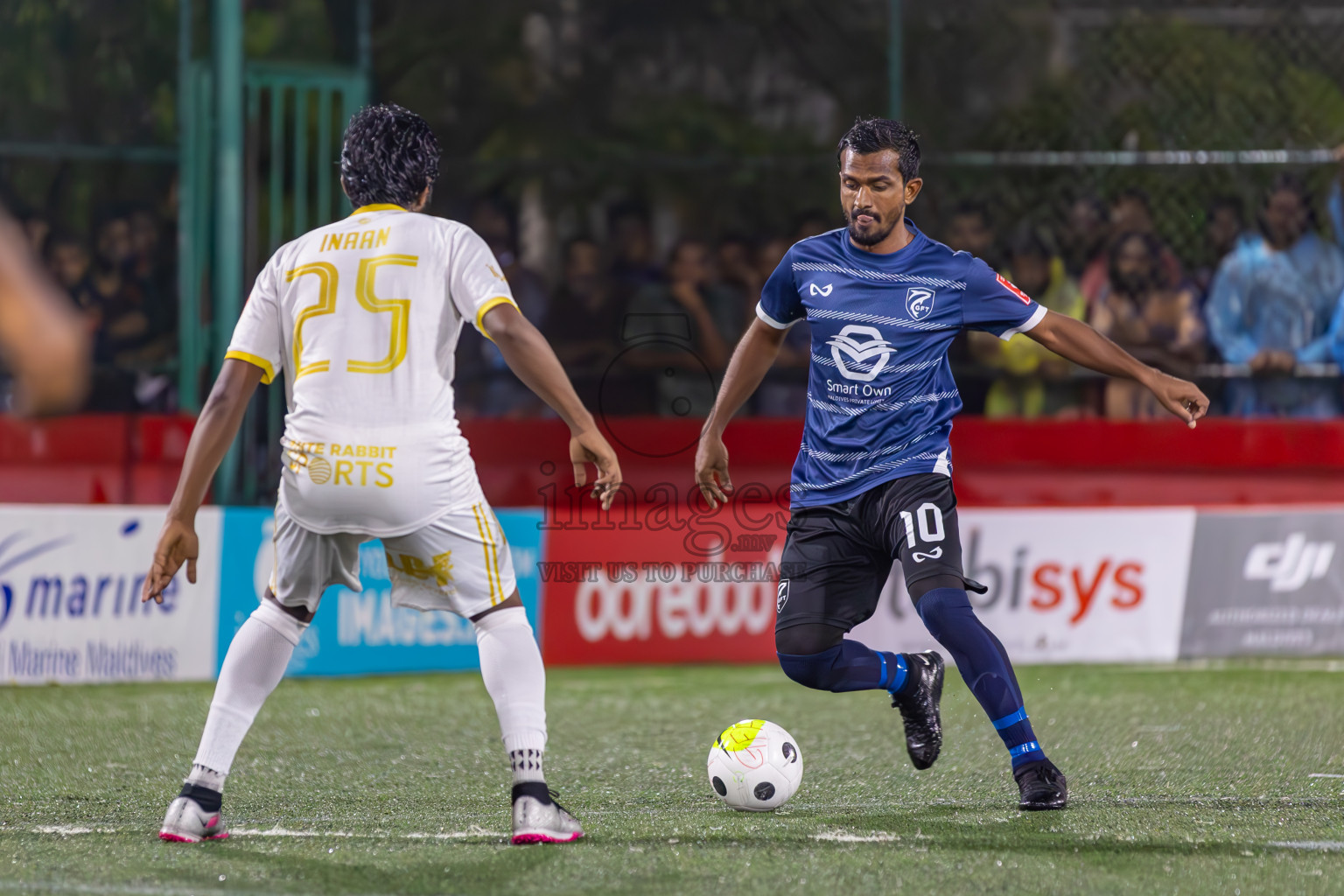 K Gaafaru vs Dhandimgu in Round of 16 on Day 40 of Golden Futsal Challenge 2024 which was held on Tuesday, 27th February 2024, in Hulhumale', Maldives Photos: Ismail Thoriq / images.mv