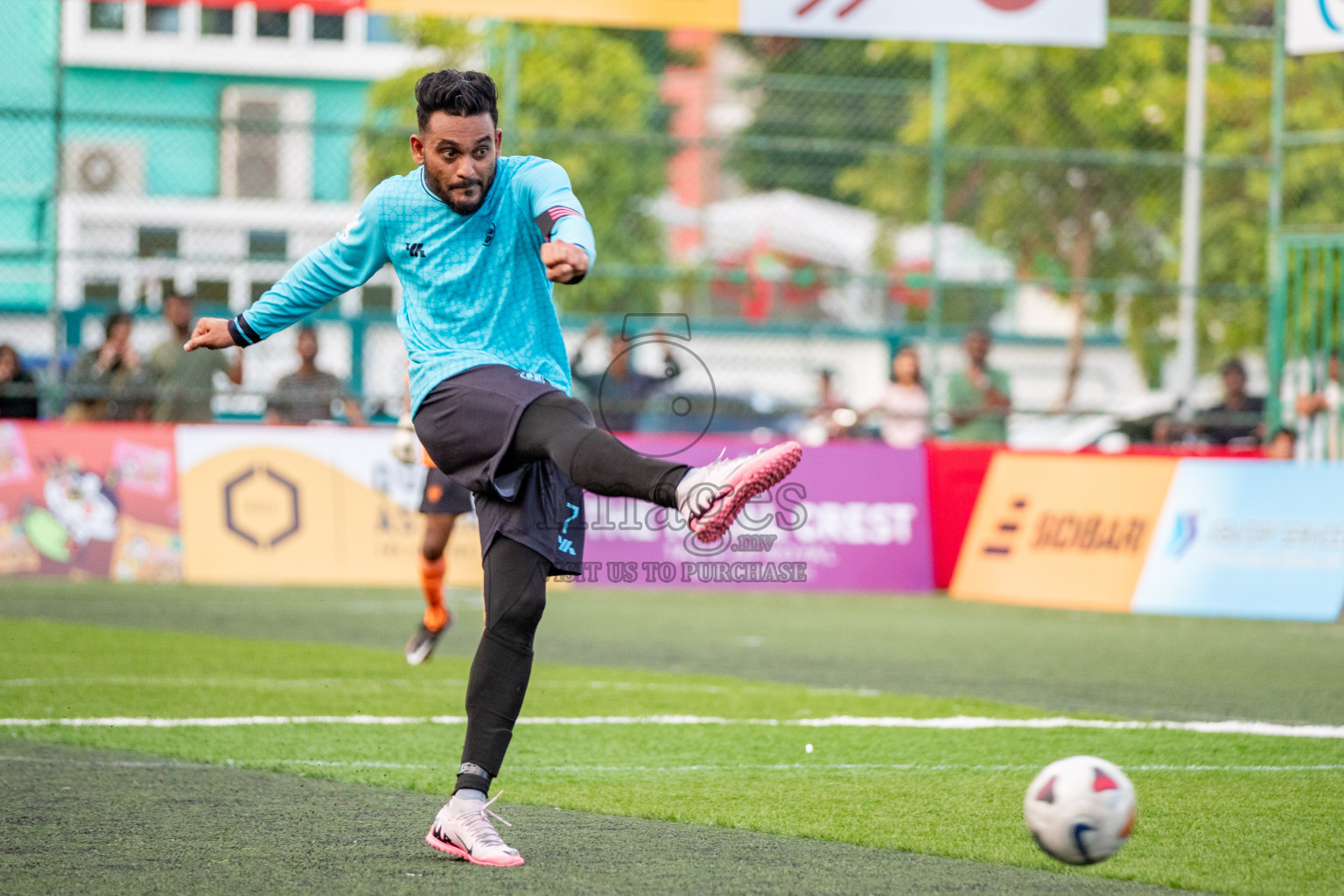 CLUB NDA vs HES CLUB in Club Maldives Classic 2024 held in Rehendi Futsal Ground, Hulhumale', Maldives on Friday, 6th September 2024. 
Photos: Hassan Simah / images.mv