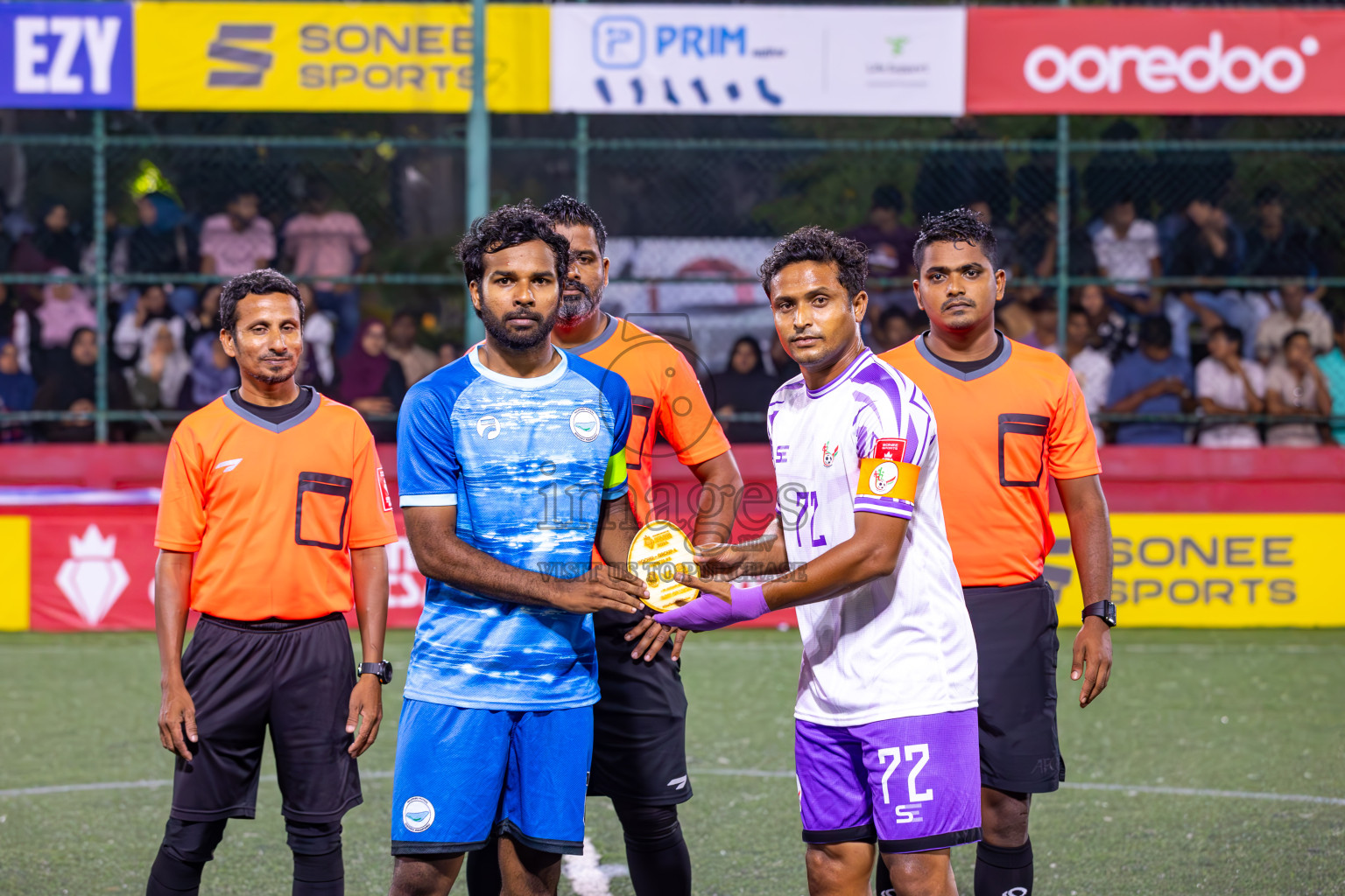 N Maafaru vs N Holhudhoo in Day 15 of Golden Futsal Challenge 2024 was held on Monday, 29th January 2024, in Hulhumale', Maldives
Photos: Ismail Thoriq / images.mv