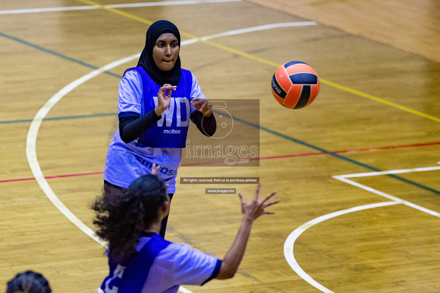 Lorenzo Sports Club vs Vyansa in the Milo National Netball Tournament 2022 on 18 July 2022, held in Social Center, Male', Maldives. Photographer: Shuu, Hassan Simah / Images.mv