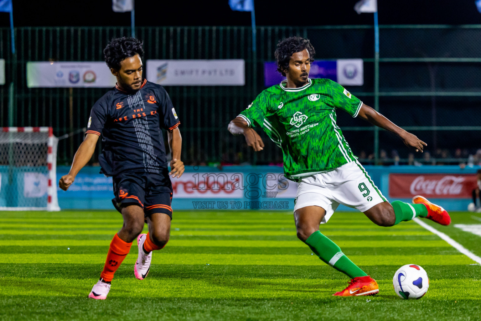 Dee Ess Kay vs FC Baaz in Day 1 of Laamehi Dhiggaru Ekuveri Futsal Challenge 2024 was held on Friday, 26th July 2024, at Dhiggaru Futsal Ground, Dhiggaru, Maldives Photos: Nausham Waheed / images.mv