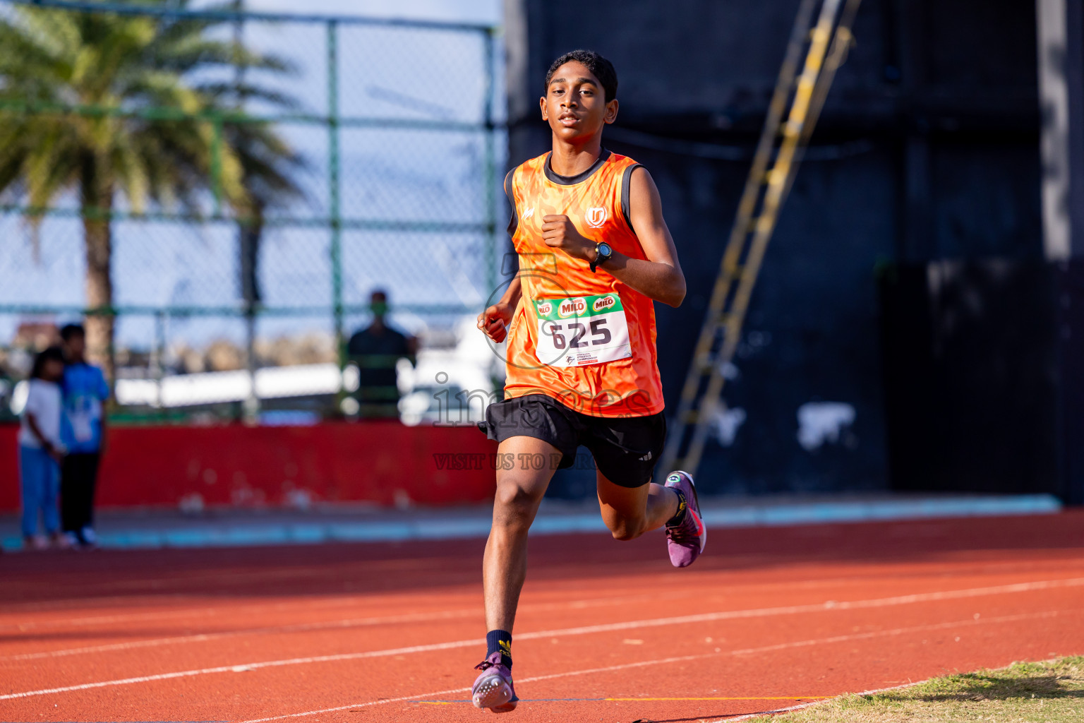 Day 2 of Inter-school Athletics Championship 2025 held in Ekuveni Synthetic Track, Male', Maldives on Tuesday, 07th October 2025. Photos by: Nausham Waheed / Images.mv