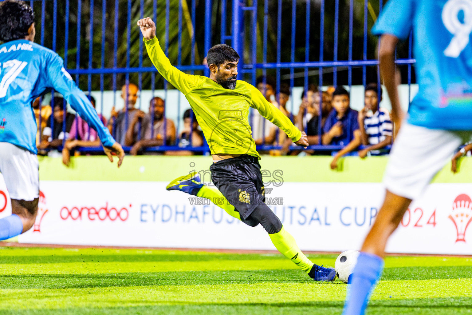 FC Marlins vs Afro SC in Day 5 of Eydhafushi Futsal Cup 2024 was held on Friday, 12th April 2024, in B Eydhafushi, Maldives Photos: Nausham Waheed / images.mv