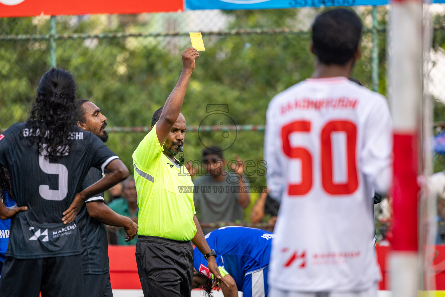 Th. Gaadhiffushi VS Th. Veymandoo in Day 14 of Golden Futsal Challenge 2025 was held on Saturday, 18th January 2025, in Hulhumale', Maldives. 
Photos: Hassan Simah / images.mv