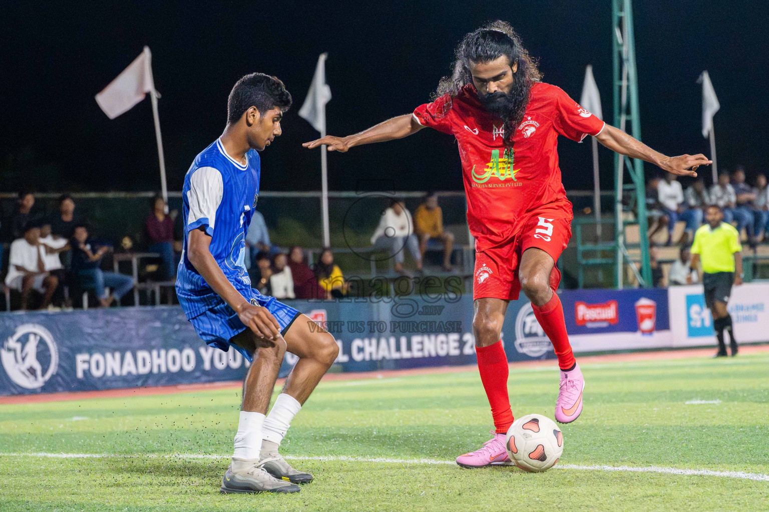 Kanmathi FC VS Best in Day 1 - Fonadhoo Youth Futsal Challenge 2025 was held in Fonadhoo Futsal Stadium, L. Fonadhoo, Maldives on Sunday, 26th October 2025 Photos: Arif Rasheed / images.mv