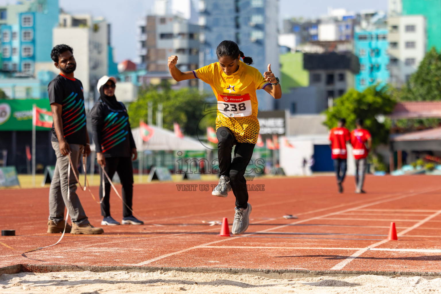 Day 4 of Inter-school Athletics Championship 2025 held in Ekuveni Synthetic Track, Male', Maldives on Thursday, 09th October 2025. Photos by: Raaif Yoosuf / Images.mv