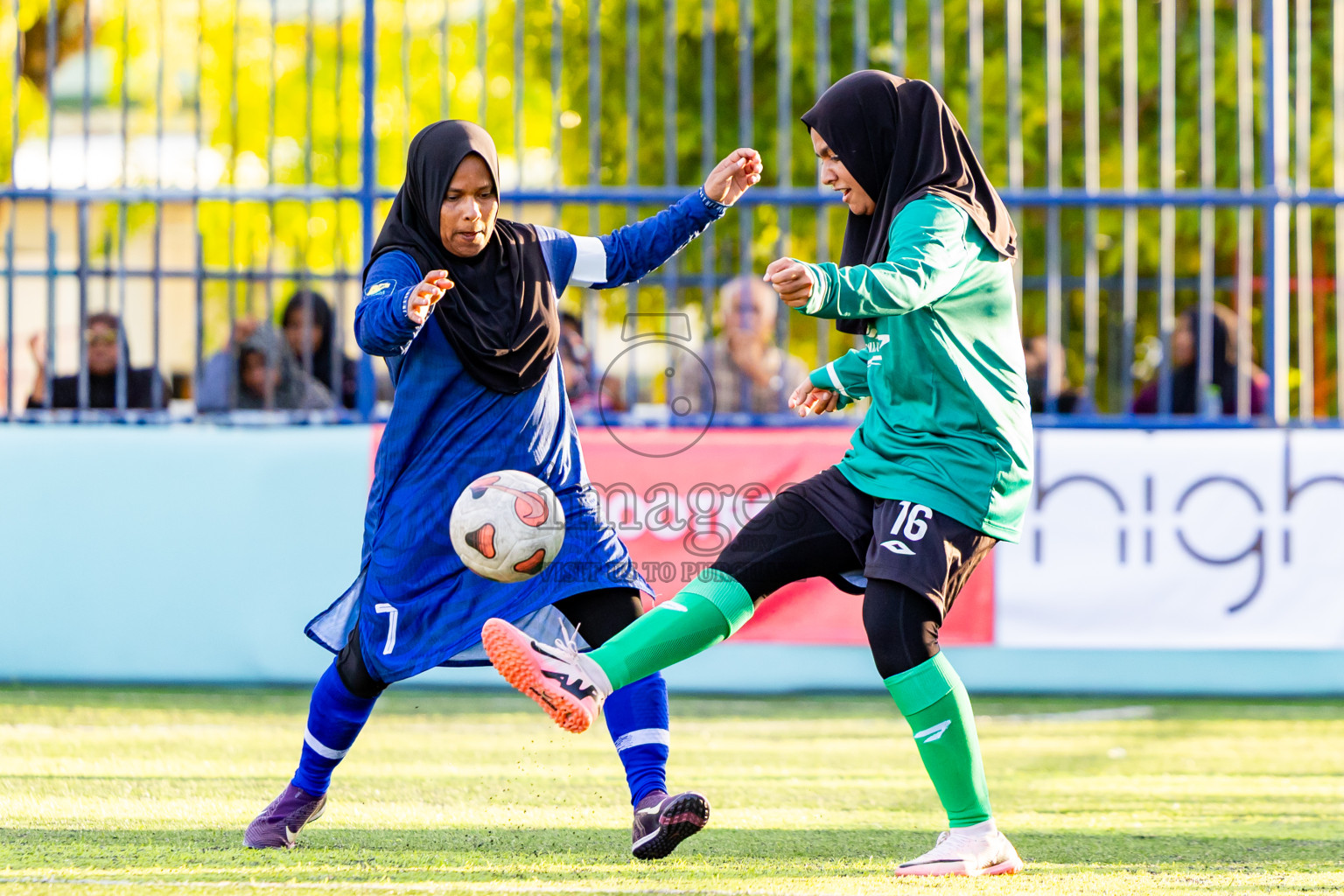 Goidhoo vs Hithaadhoo in Day 4 of Better in Baa Futsal Fiesta 2025 Woman's division held in B. Eydhafushi, Maldives on Saturday, 8th November 2025. Photos: Nausham Waheed / images.mv