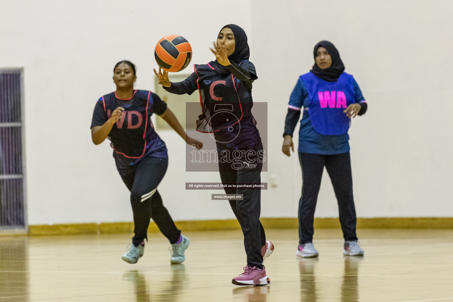 Xenith Sports Club vs Youth United Sports Club in the Milo National Netball Tournament 2022 on 18 July 2022, held in Social Center, Male', Maldives. Photographer: Shuu, Hassan Simah / Images.mv