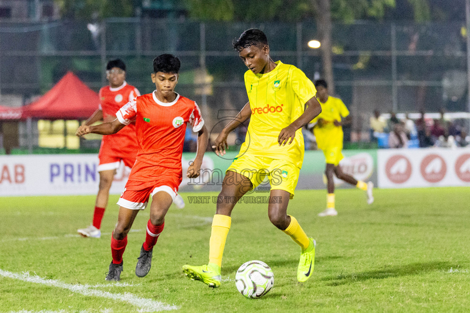 Maziya vs Hurriya (U14) in Day 4 of Dhivehi Youth League 2024 held at Henveiru Stadium on Thursday, 28th November 2024. Photos: Shuu Abdul Sattar/ Images.mv