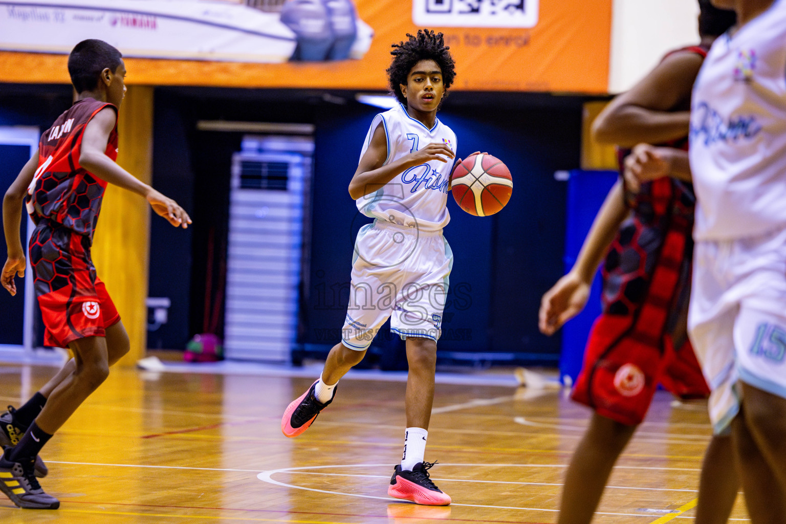 Iskandhar School vs Finland International School in Under 13 Boys Final of Junior Basketball Championship 2024 was held in Social Center, Male', Maldives on Sunday, 15th December 2024. Photos: Nausham Waheed / images.mv