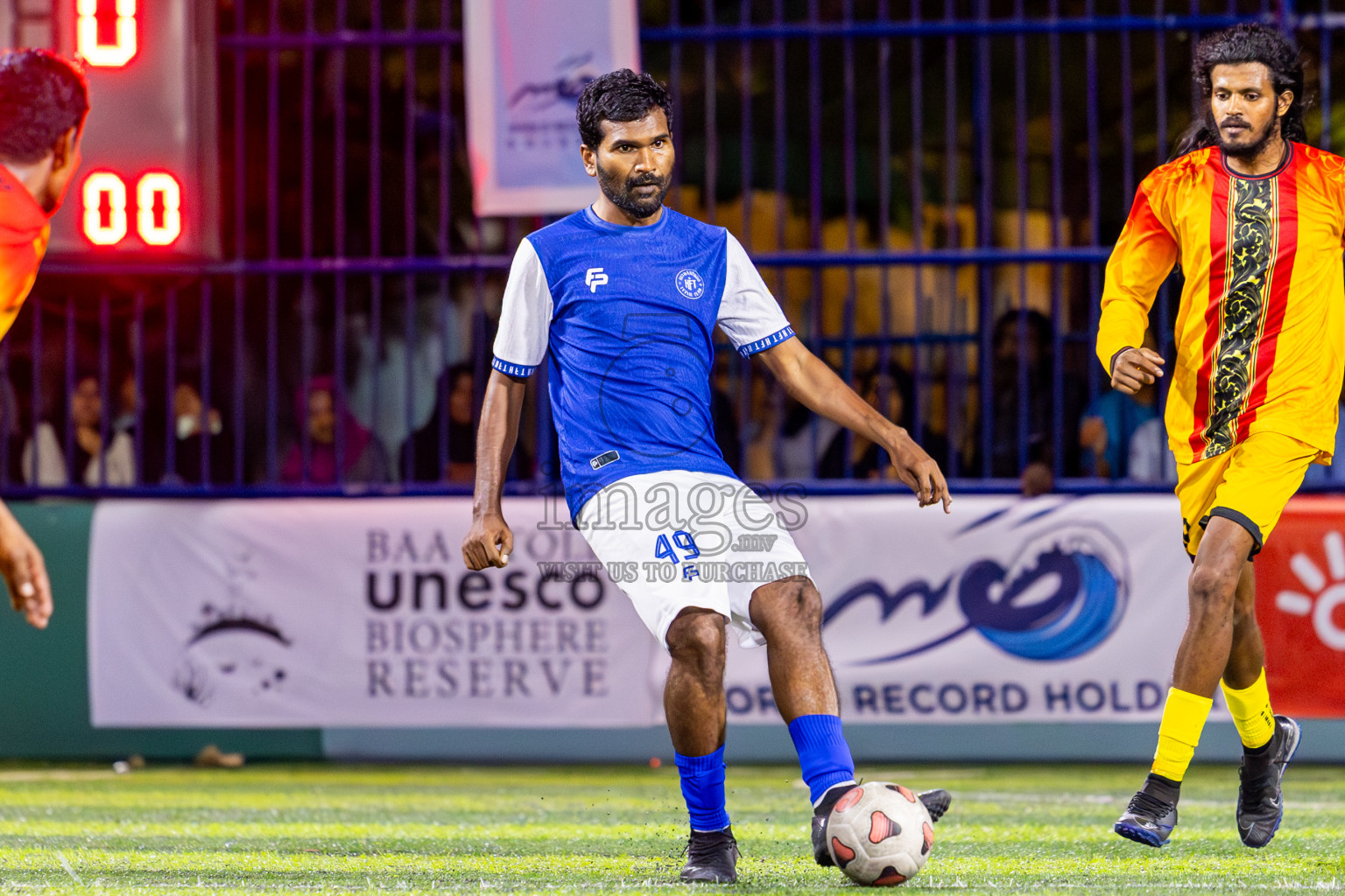 Hithaadhoo vs Thulhaadhoo in Day 5 of Better in Baa Futsal Fiesta 2025 Men's division held in B. Eydhafushi, Maldives on Sunday, 9th November 2025. Photos: Nausham Waheed / images.mv