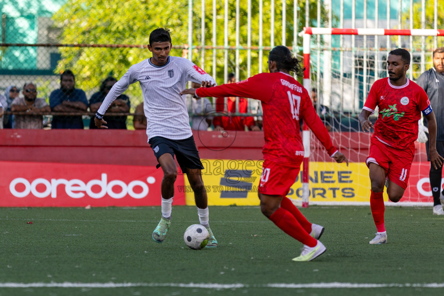 Th. Buruni vs Th. Gaadhiffushi in Day 6 of Golden Futsal Challenge 2024 was held on Saturday, 20th January 2024, in Hulhumale', Maldives 
Photos: Hassan Simah / images.mv