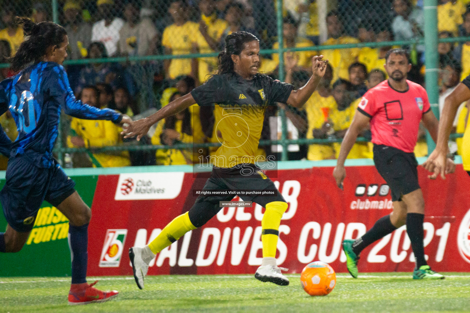 Team MPL vs Team RRC in the Quarter Finals of Club Maldives 2021 held at Hulhumale'; on 13th December 2021 Photos: Nasam/ images.mv