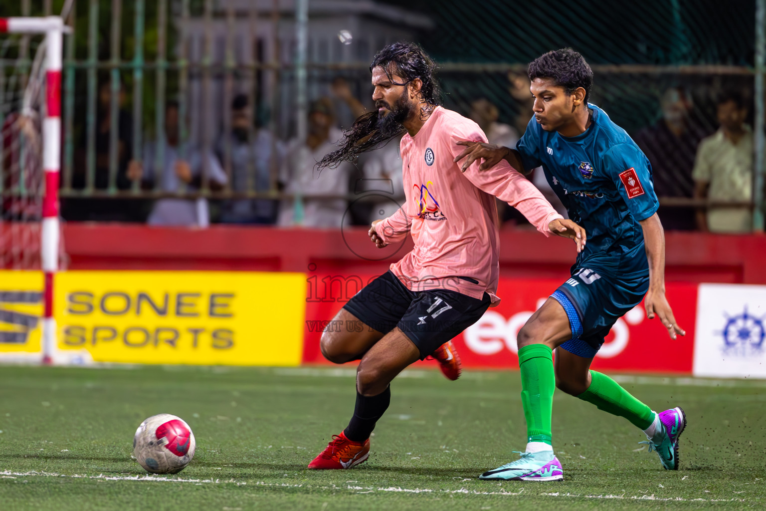 K Gulhi VS K Guraidhoo in Day 25 of Golden Futsal Challenge 2024 was held on Thursday , 8th February 2024 in Hulhumale', Maldives
Photos: Ismail Thoriq / images.mv