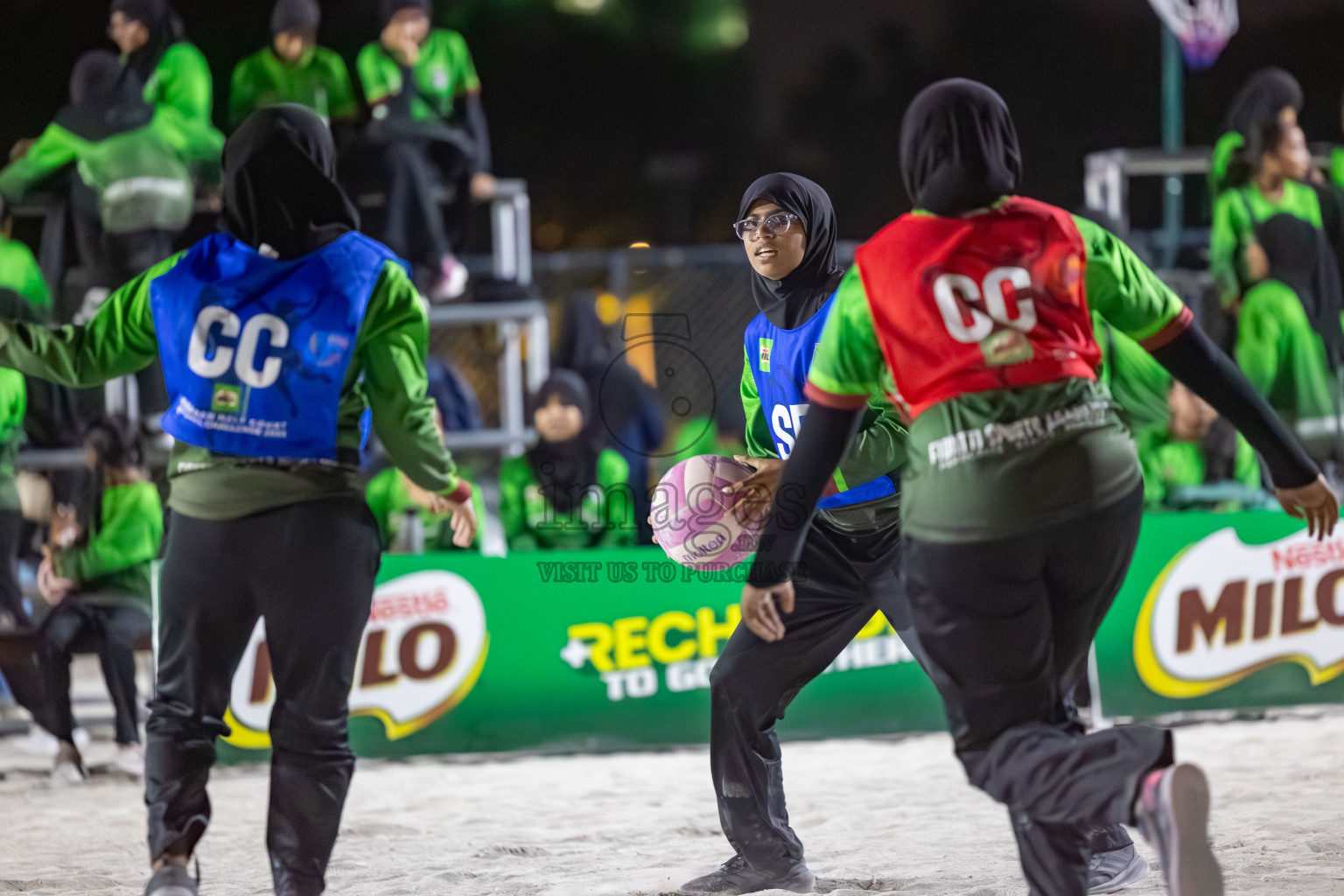 Day 1 of MILO Netball Fest 2025 was held in Cental Park, Hulhumale', Maldives on Thursday, 20th November 2025. 

Photos: Hassan Simah / images.mv