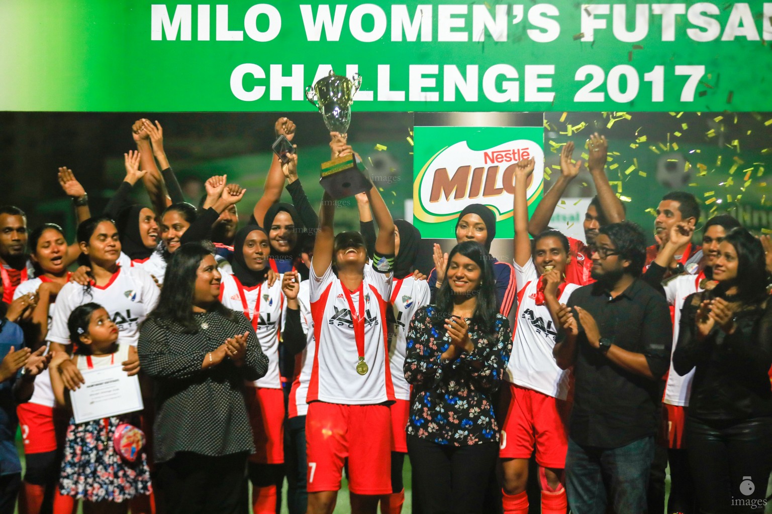 MNDF & MPL in the finals of Milo Women's Futsal Challenge in Male', Maldives, Thursday, July 20, 2017. (Images.mv Photo/ Hussain Sinan). 