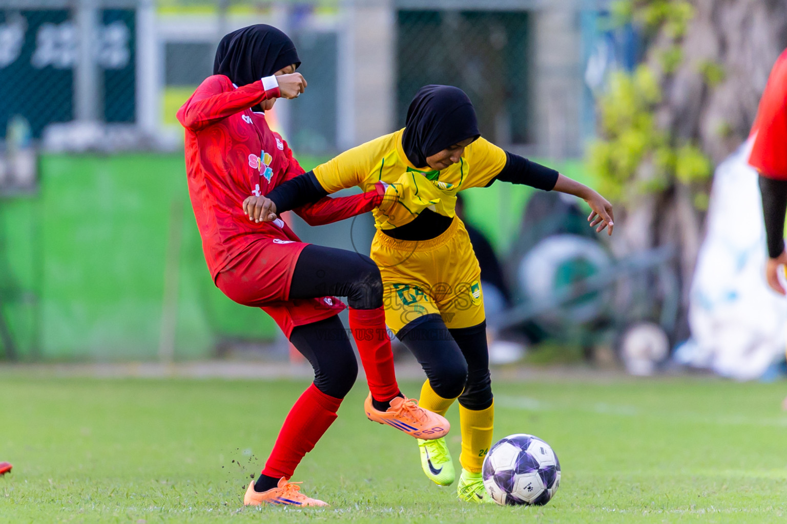 Biss Buru Sports Club vs Maziya Sports  in FAM Women’s League 2025 held in Henveiru Football ground, Male', Maldives on Wednesday, 3rd December 2025. Photos: Nausham Waheed / Images.mv