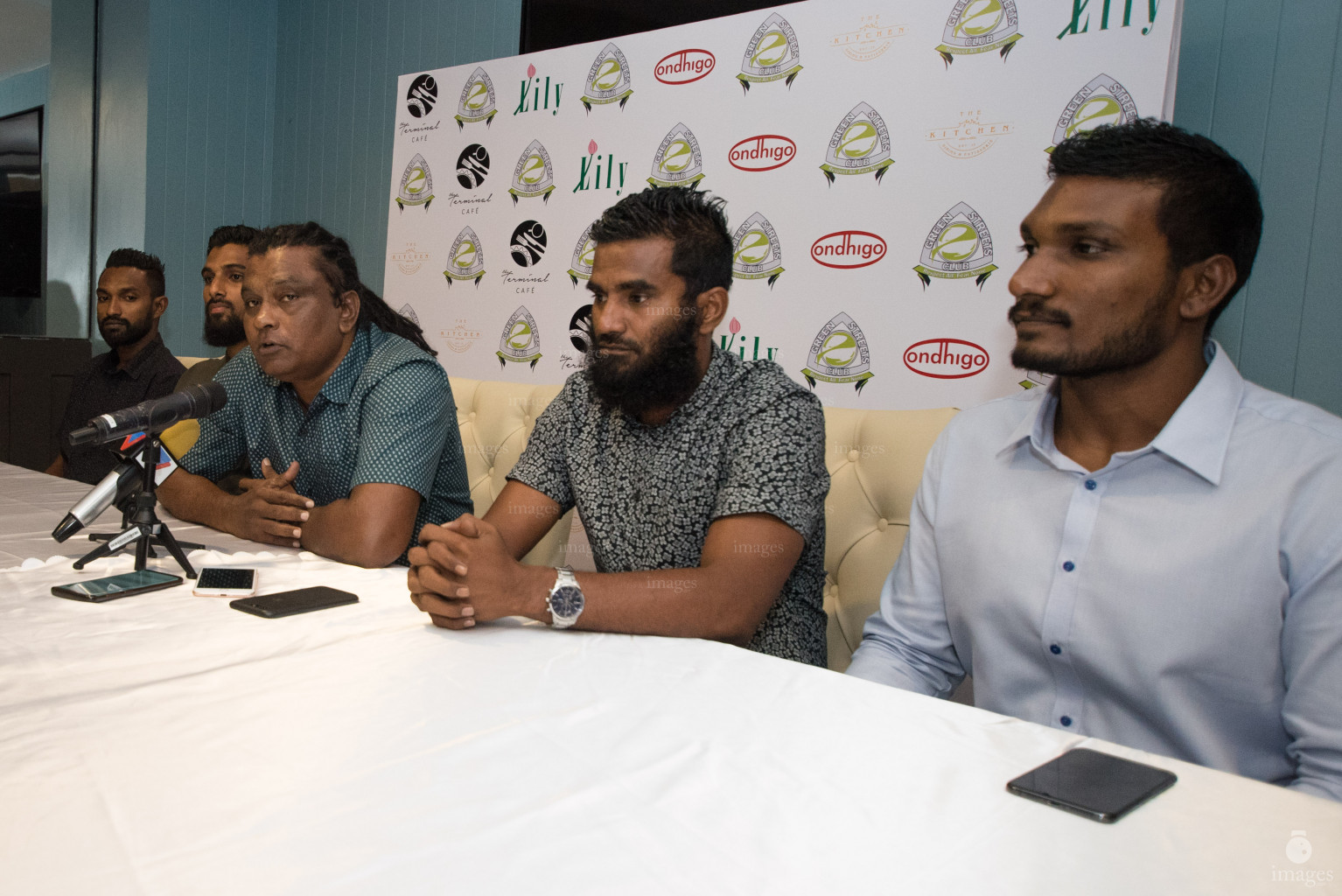 Ashfaq and Umair signs to Club Green Streets, Sunday 10th February 2019 (Images.mv Photo/Ismail Thoriq)