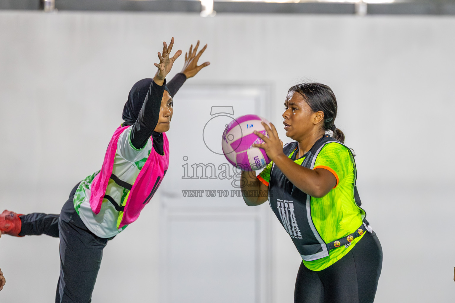 Club Green Streets vs SC Skylark in Division 1 of National Netball Tournament 2025 held in Ekuveni Netball Court at Male', Maldives on Wednesday, 21st May 2025. Photos: Mohamed Mahfooz Moosa / images.mv