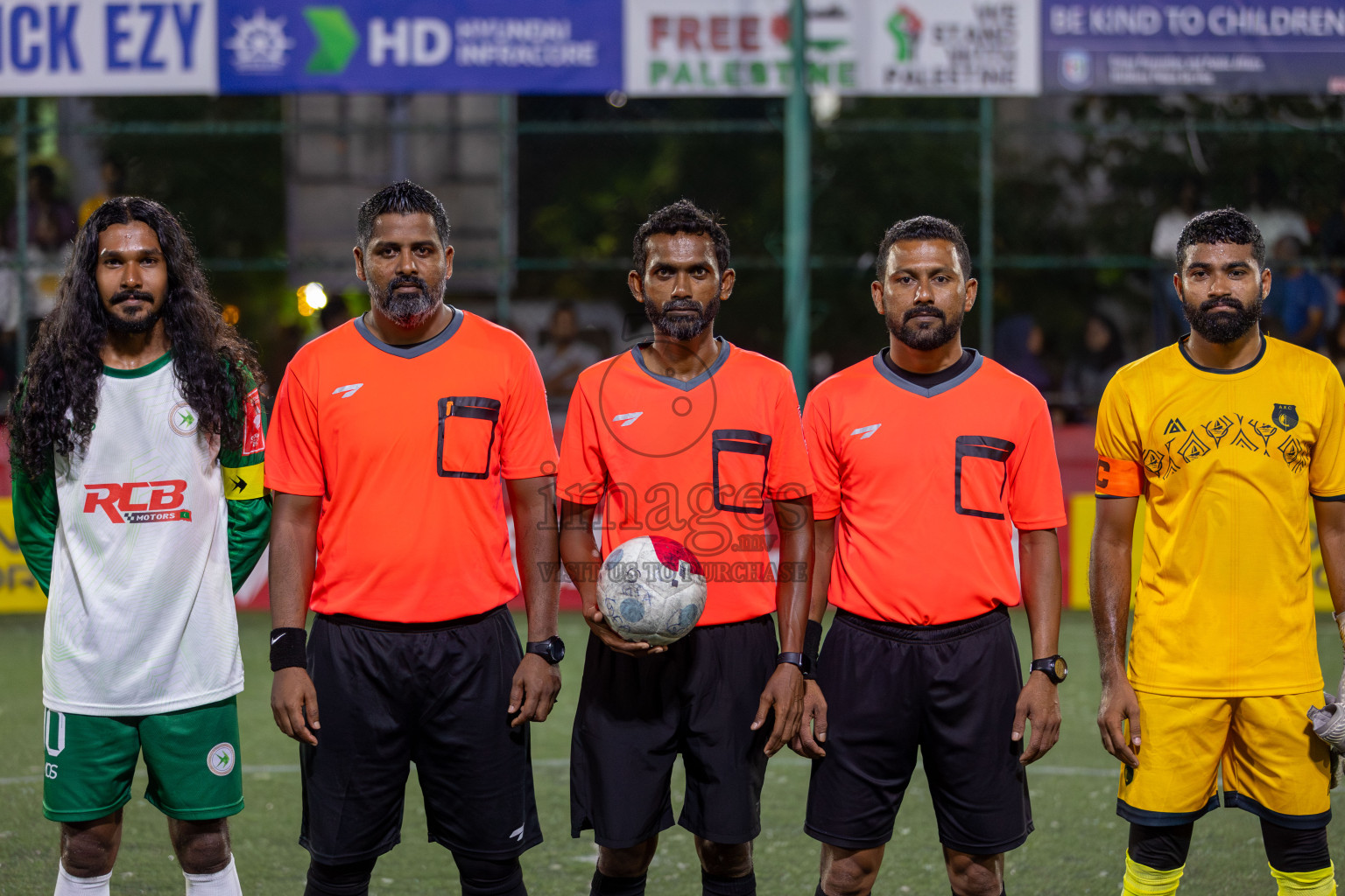 R Alifushi vs R Maduvvari in Day 8 of Golden Futsal Challenge 2024 was held on Monday, 22nd January 2024, in Hulhumale', Maldives Photos: Mohamed Mahfooz Moosa / images.mv