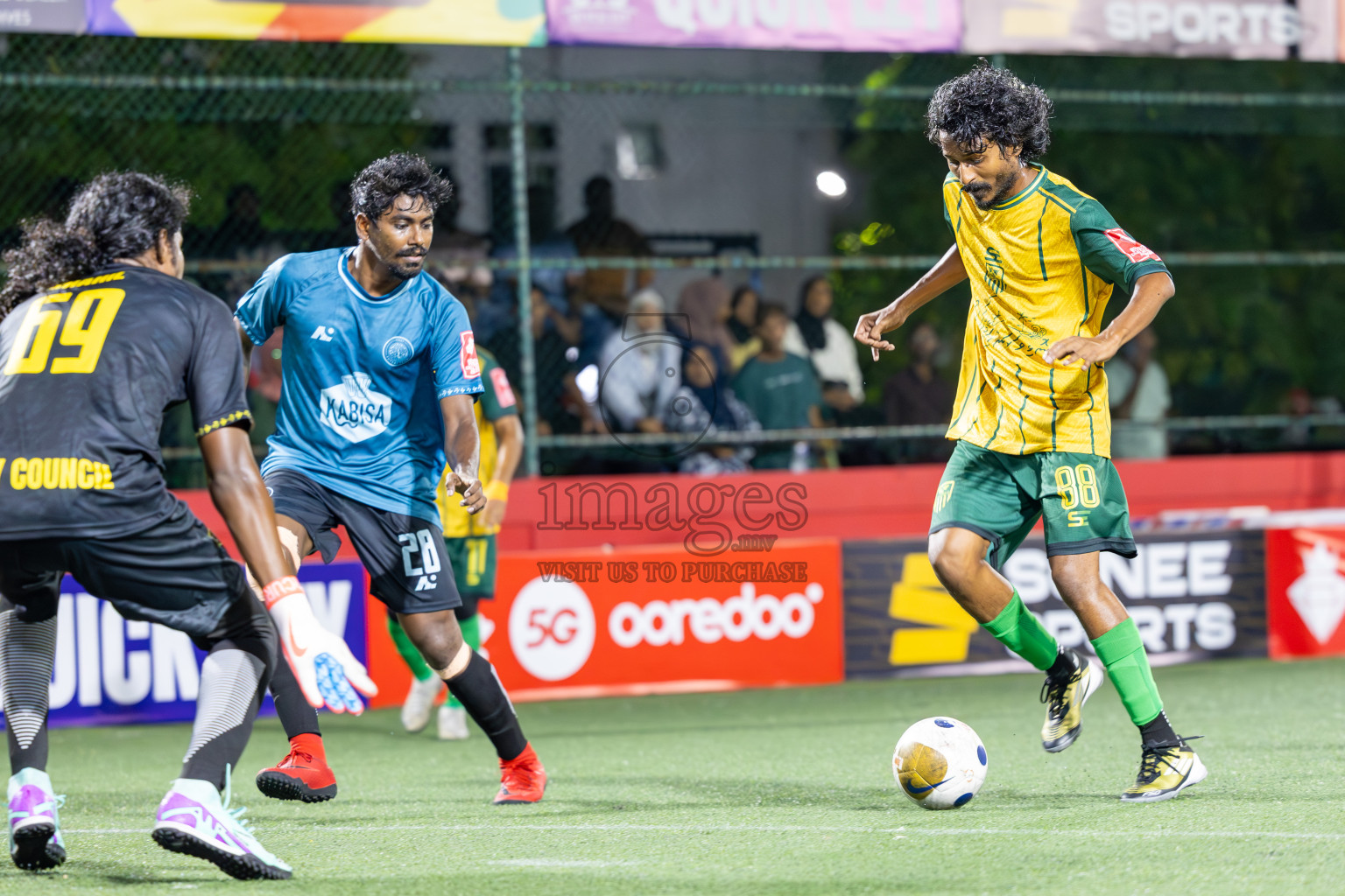 HDh Finey vs HDh Nolhivaranfaru in Day 5 of Golden Futsal Challenge 2025 on Thursday, 9th January 2025, in Hulhumale', Maldives
Photos: Ismail Thoriq / images.mv