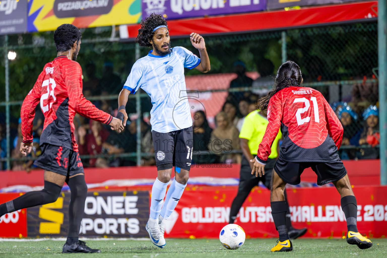 HDh Neykurendhoo vs HDh Kumundhoo in Haa Dhaalu Atoll Semi Final on Day 23 of Golden Futsal Challenge 2025 was held on Monday , 27th January 2025, in Hulhumale', Maldives.
Photos: Ismail Thoriq / images.mv