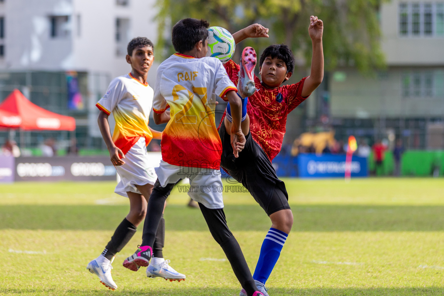 Club Eagles vs Super United Sports (U12) in Day 4 of Dhivehi Youth League 2024 held at Henveiru Stadium on Thursday, 28th November 2024. Photos: Shuu Abdul Sattar/ Images.mv